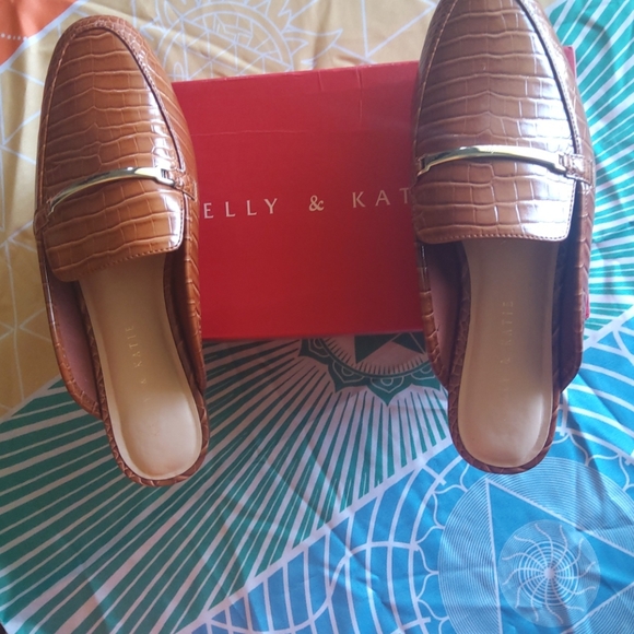 Kelly & Katie Oana Mule - Picture 7 of 7